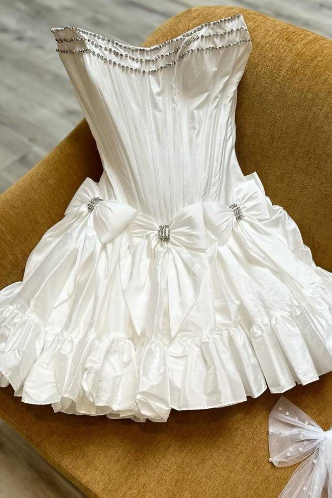 Chic Strapless A-Line Homecoming Dress With Bows