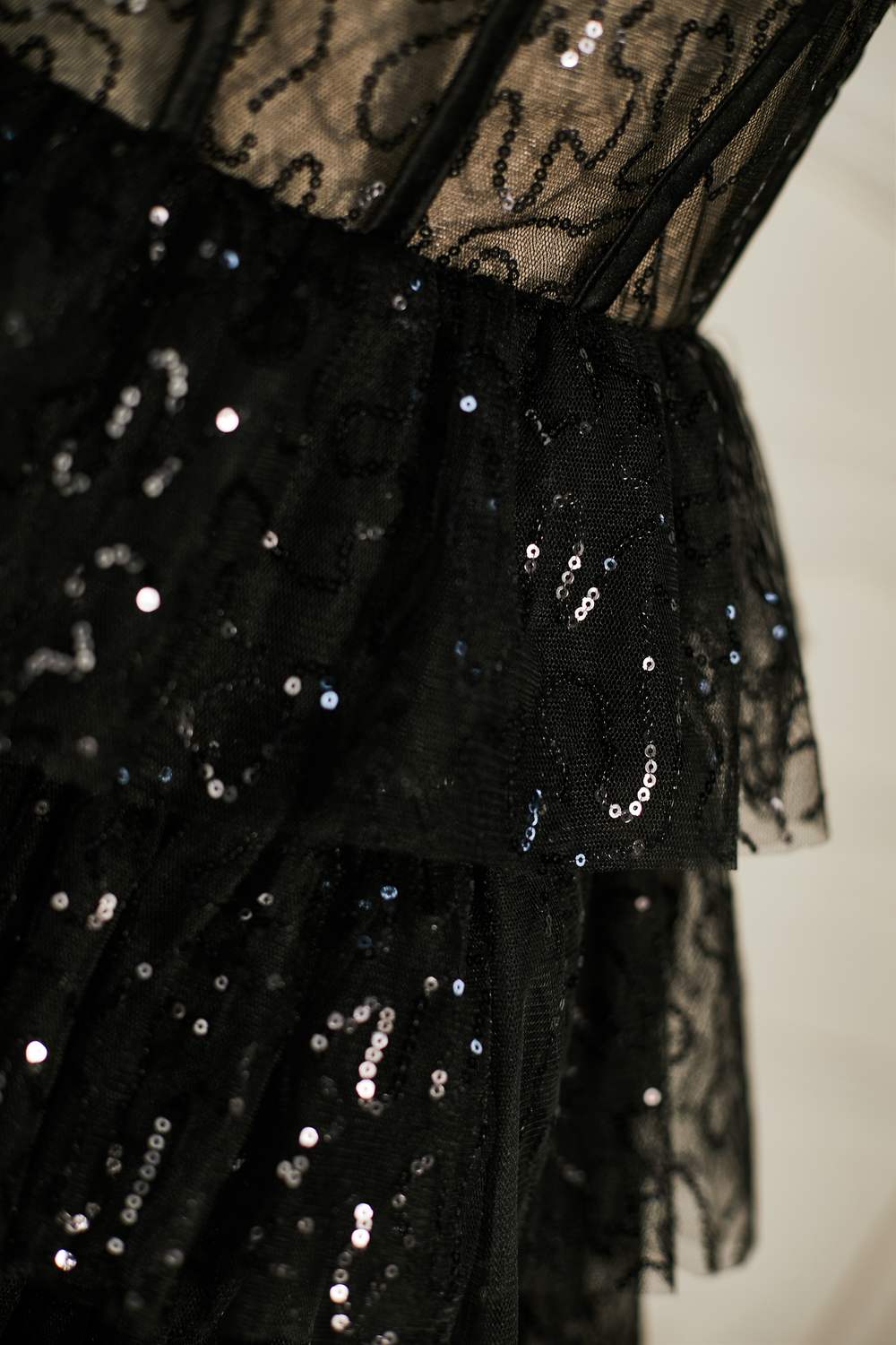 Strapless Black Lace Applique Ruffle Tulle Homecoming Dress