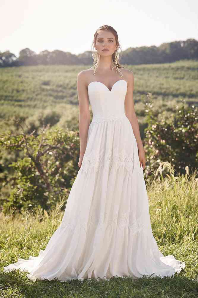 Elegant Tulle A-Line Sweetheart Strapless Lace Boho Wedding Dress
