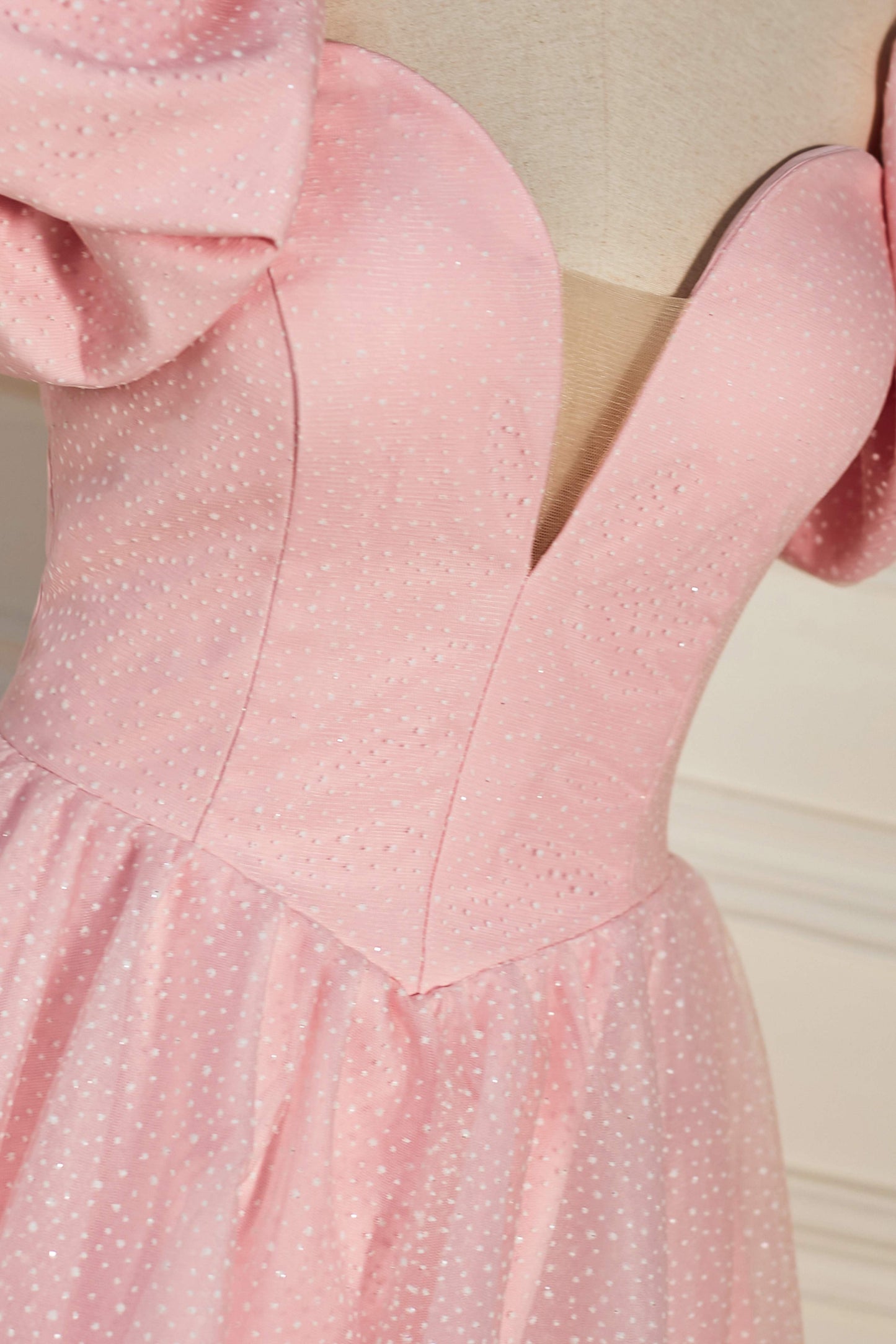 V-Neck Pink Puff Sleeves Lace-Up Back Homecoming Dress