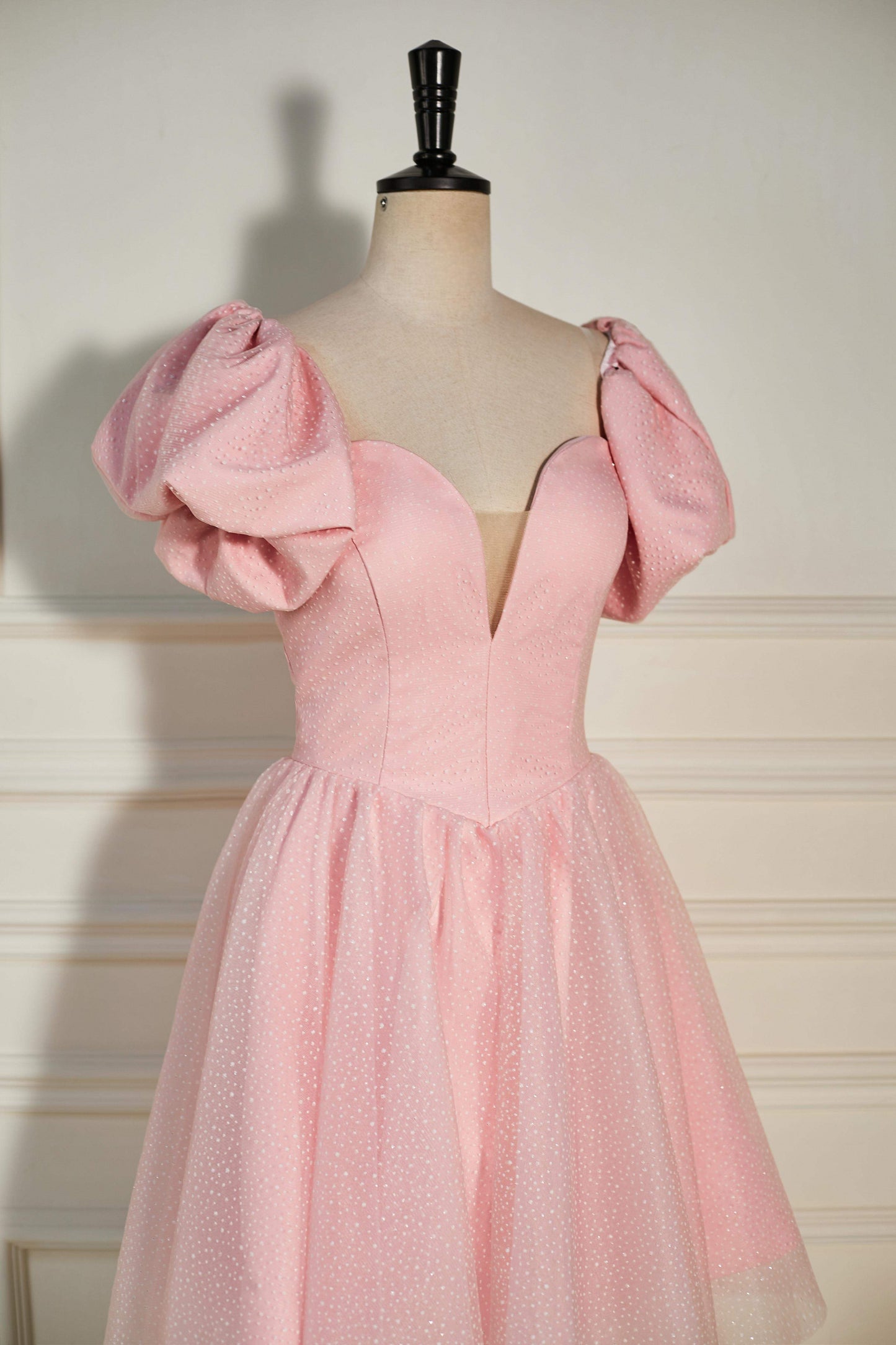 V-Neck Pink Puff Sleeves Lace-Up Back Homecoming Dress