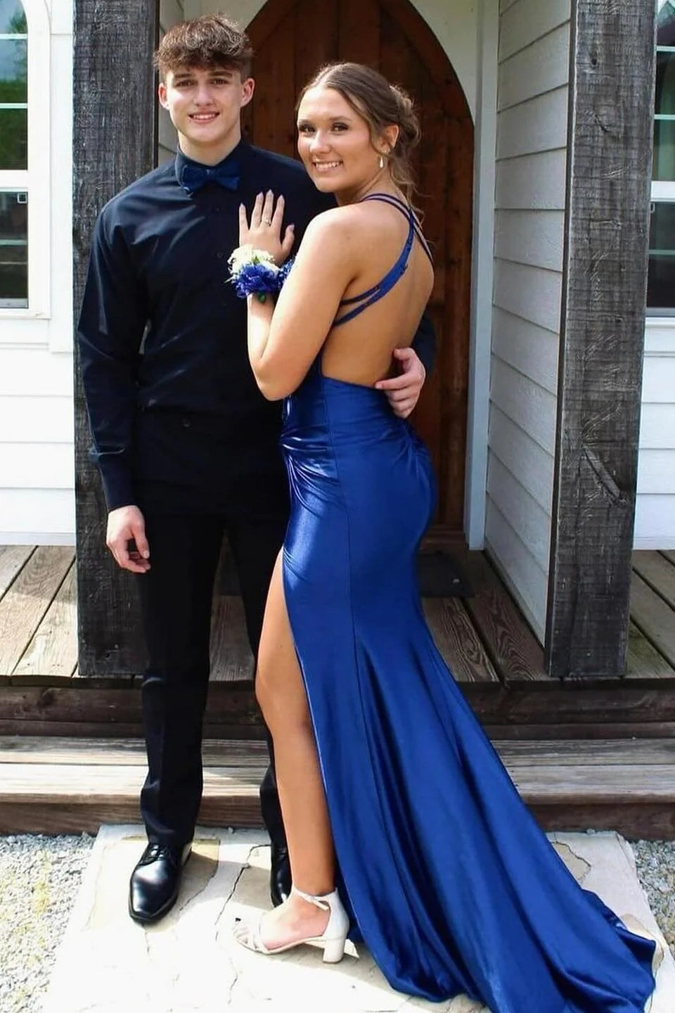 Bateau Sleeveless Backless Mermaid Appliques Prom Dress