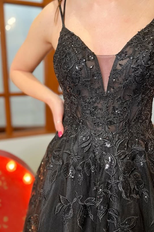 Chic Lace A-Line V-Neck Sleeveless Appliques Black Party Prom Dress