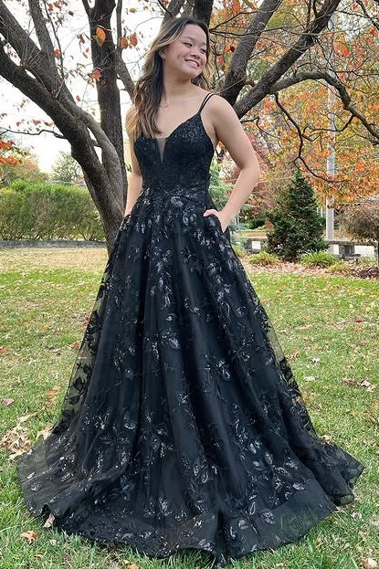 Chic Lace A-Line V-Neck Sleeveless Appliques Black Party Prom Dress
