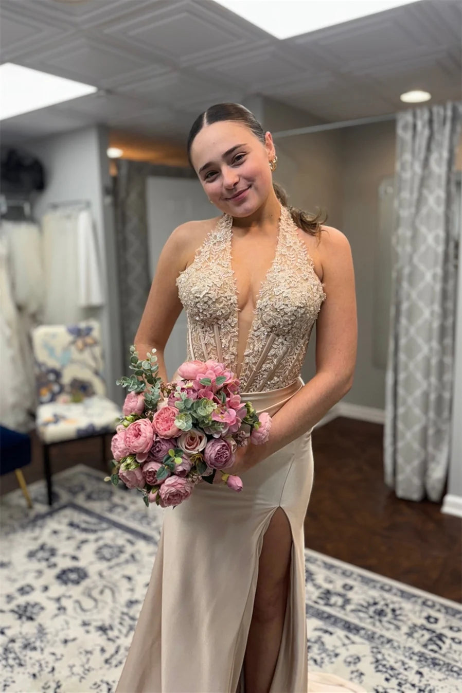 Low V-Neck Halter Sleeveless Lace Appliques Party Prom Dress With Slit