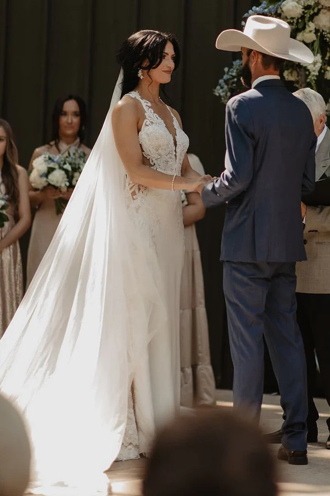 Low V-Neck Sleeveless Appliques Mermaid Wedding Dress