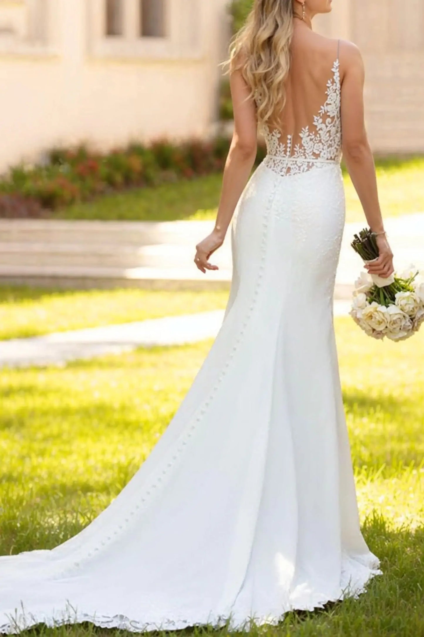 Mermaid Satin V-Neck Sleeveless Appliques Wedding Dress
