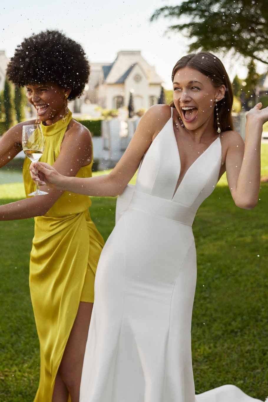 Sexy Satin Trumpet V-Neck Sleeveless With Train Wedding Dress