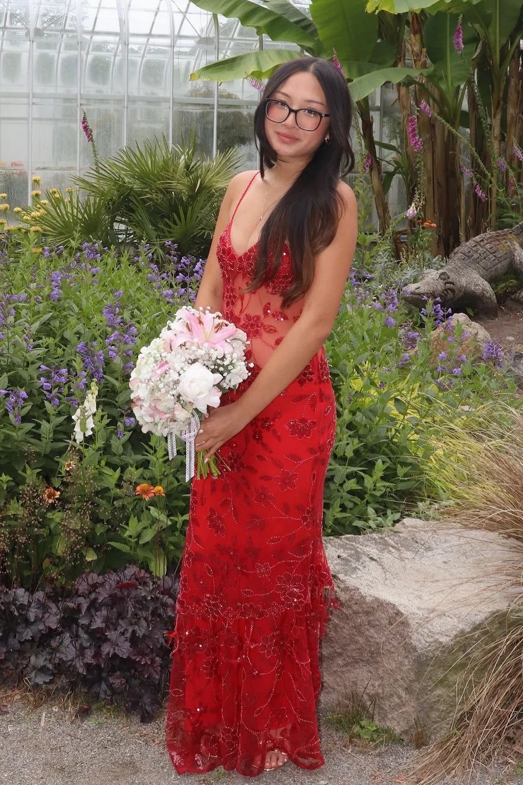 Sheer Empire V-Neck Sleeveless Lace Appliques Prom Dress