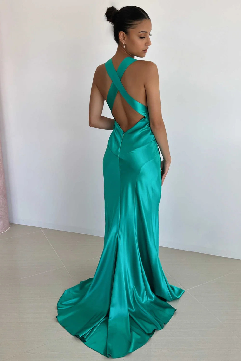 Simple Satin V-Neck Sleeveless Mermaid Party Evening Dress