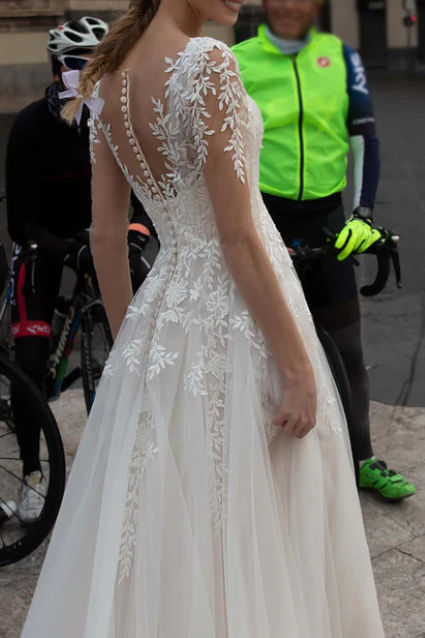 Sweetheart Long Sleeves A-Line Appliques Wedding Dress
