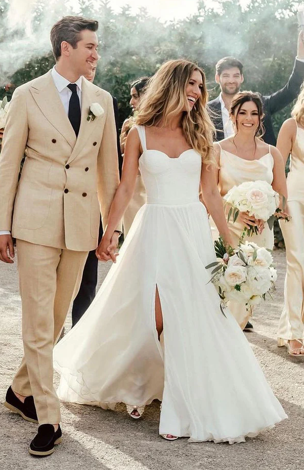 Sweetheart Sleeveless Empire Tulle A-Line With Side Slit Wedding Dress Movousdress Sweetheart Sleeveless Empire Tulle A-Line With Side Slit Wedding Dress Movousdress