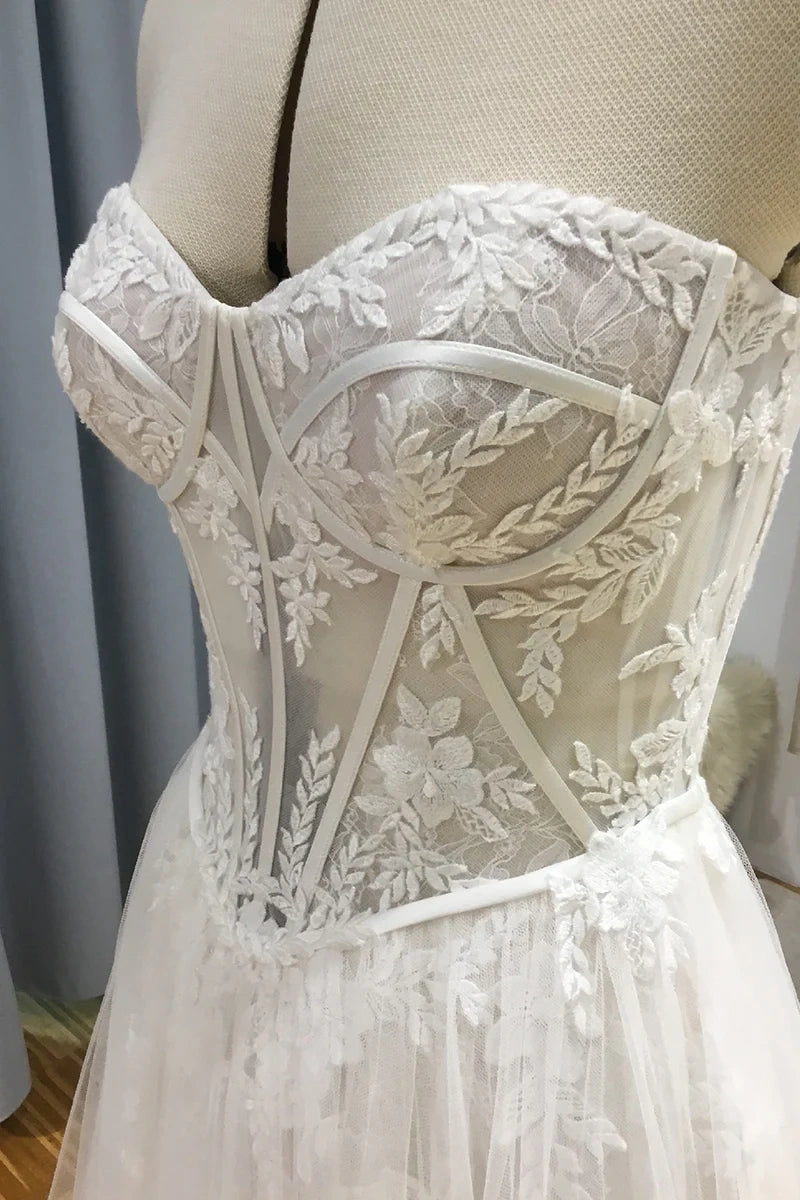 Sweetheart Strapless A-Line Appliques Long Tulle Wedding Dress