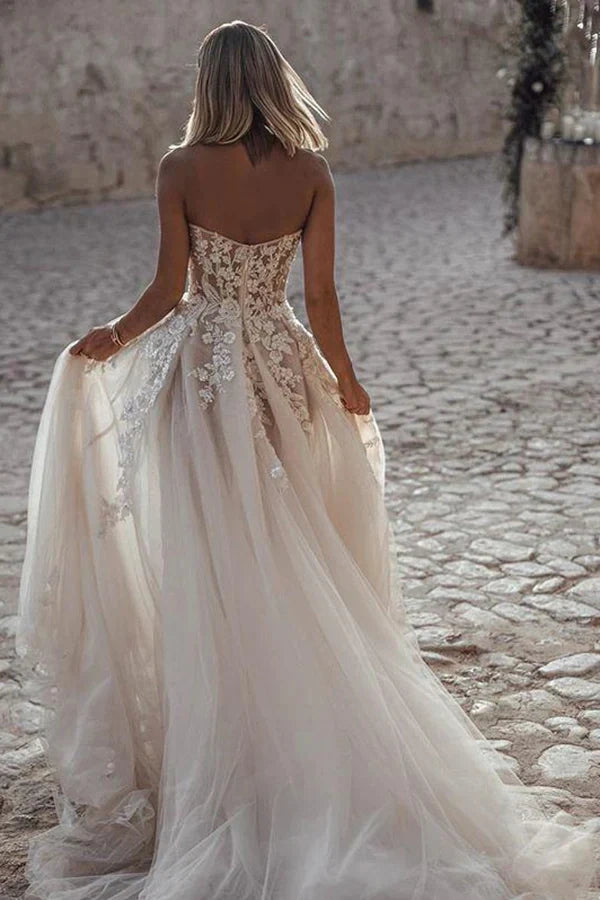Sweetheart Strapless A-Line Appliques Tulle Summer Wedding Dress