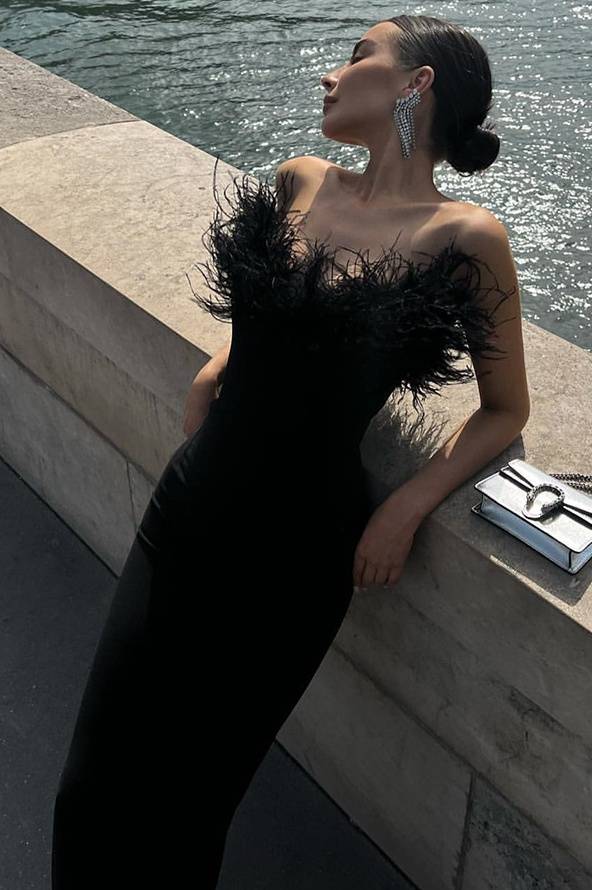 V-Neck Feathers Strapless Fitted Prom Evening Dress