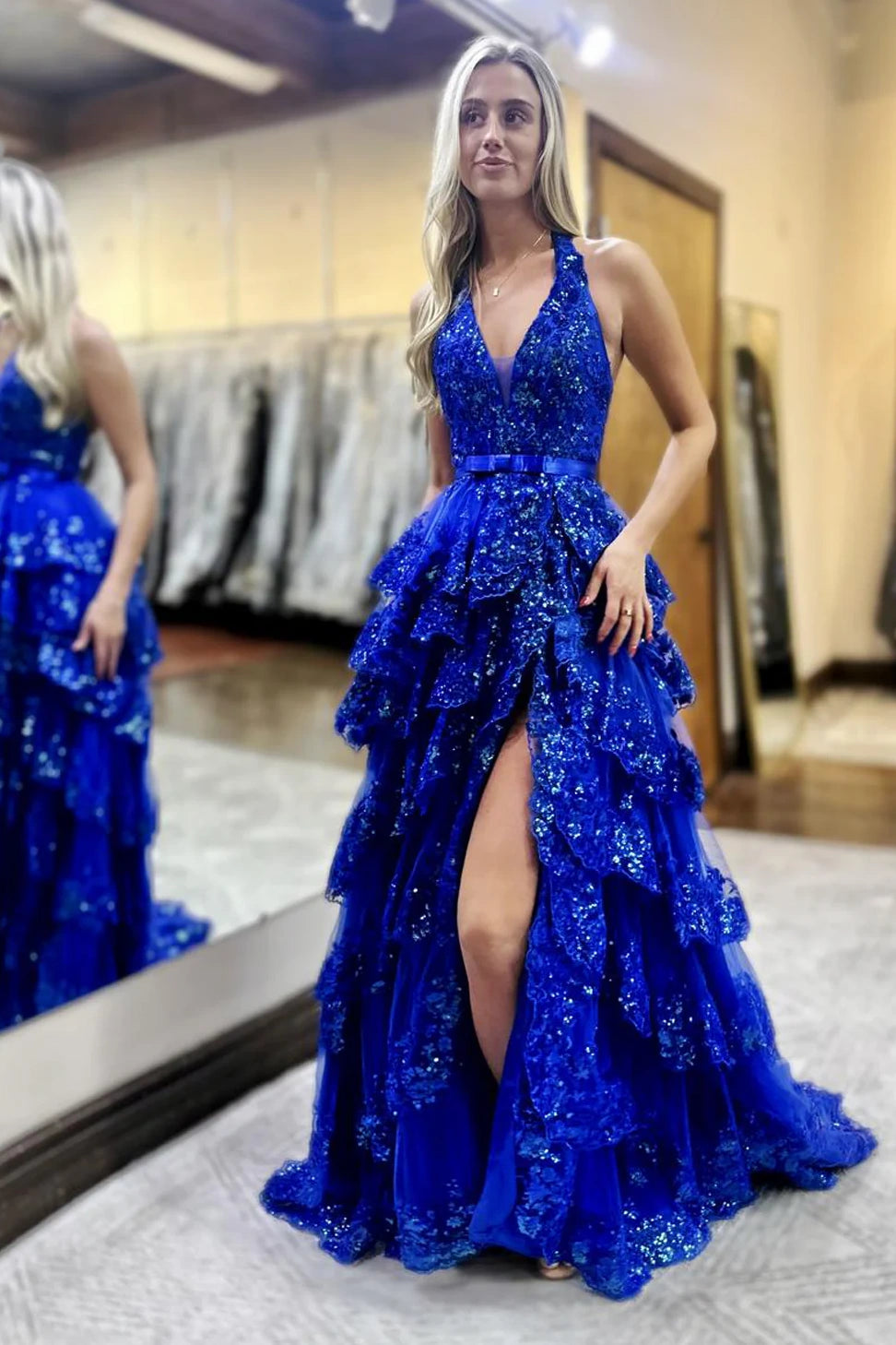 V-Neck Halter Backless Lace A-Line Tiered Party Prom Dress