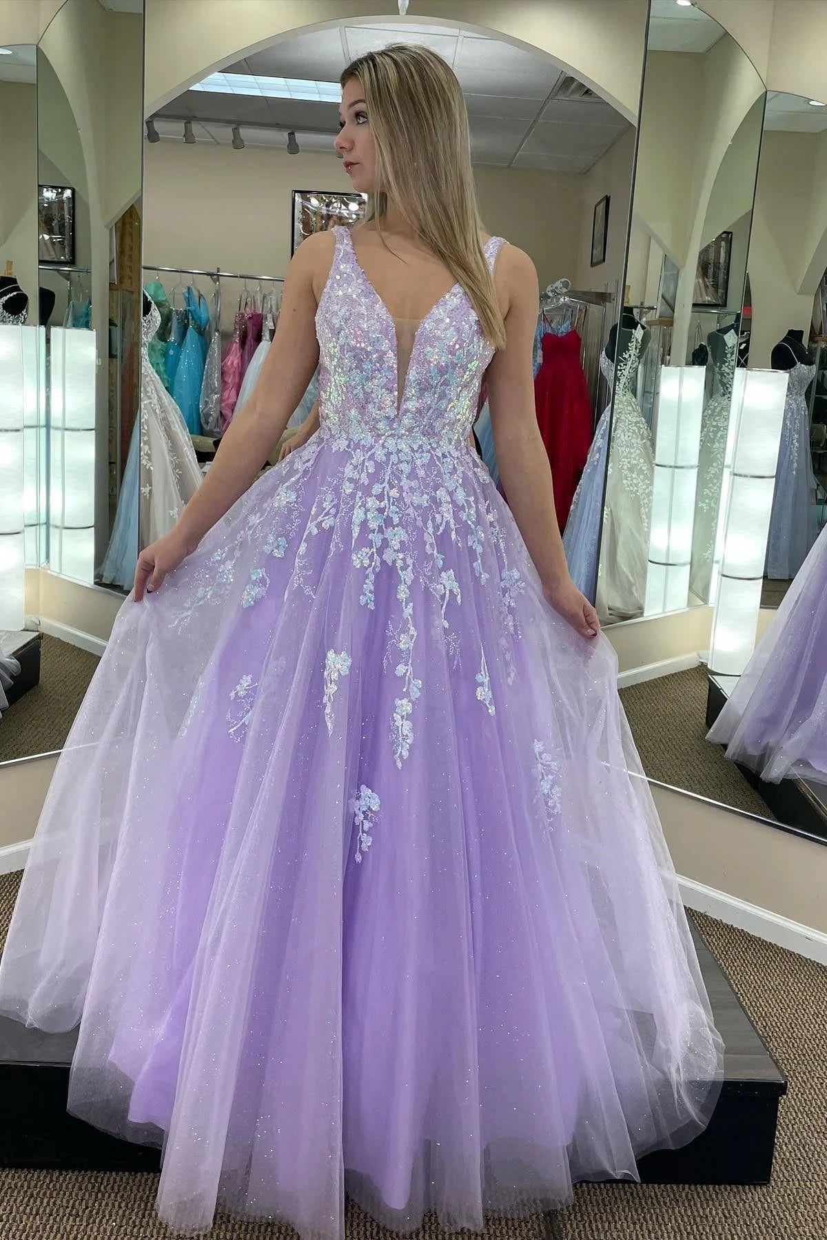 V-Neck Open Back Tulle A-Line Appliques Party Prom Dress