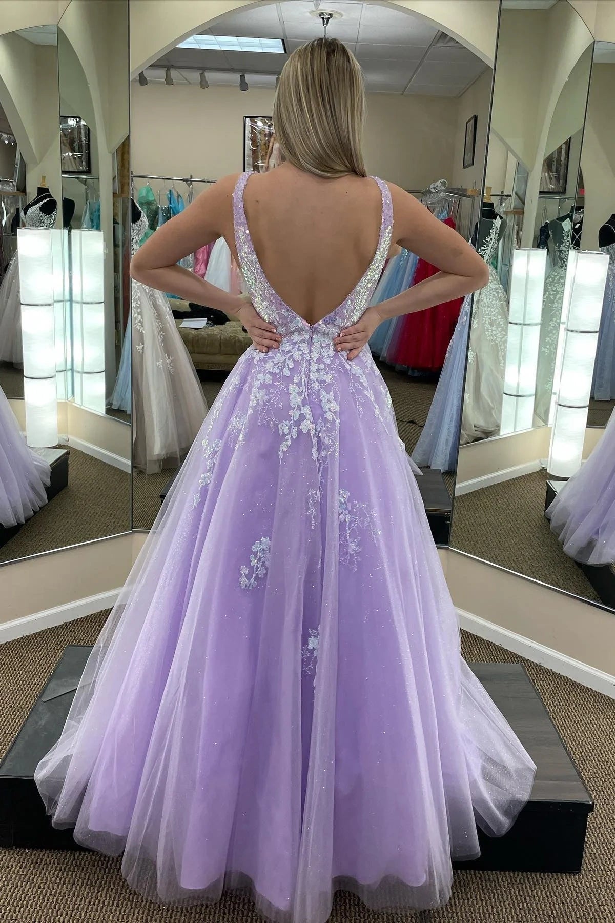 V-Neck Open Back Tulle A-Line Appliques Party Prom Dress
