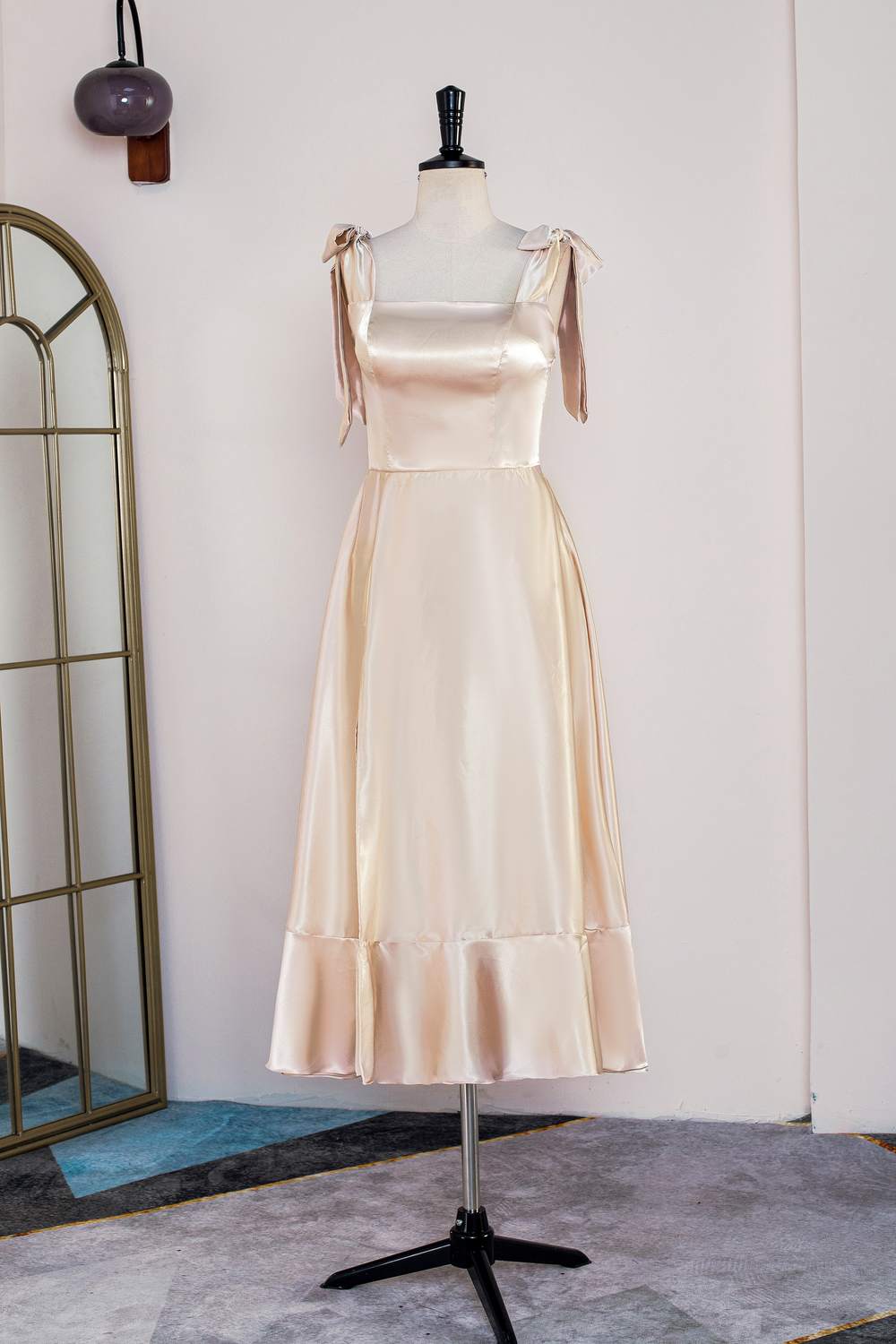 Square-Neck Satin Champagne Bow Tie Straps A-line Bridesmaid Dress