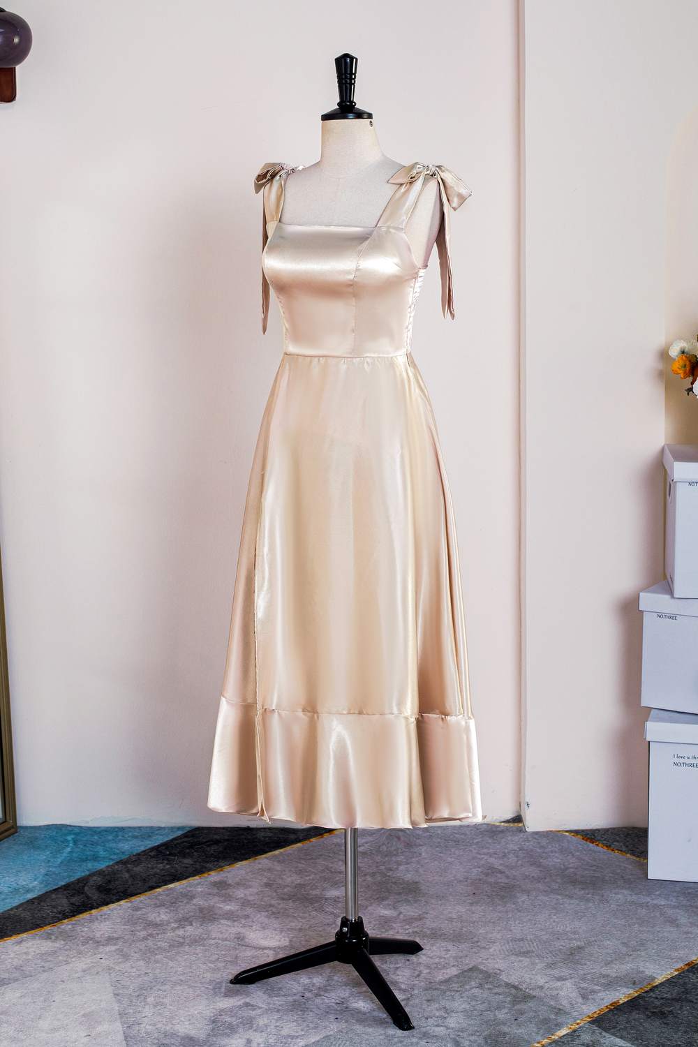 Square-Neck Satin Champagne Bow Tie Straps A-line Bridesmaid Dress