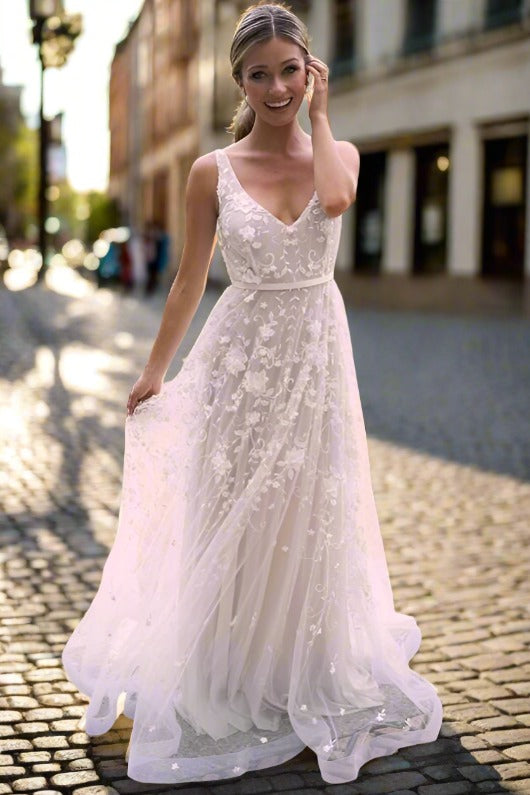 Ivory V-Neck Applique Tulle Wedding Dress