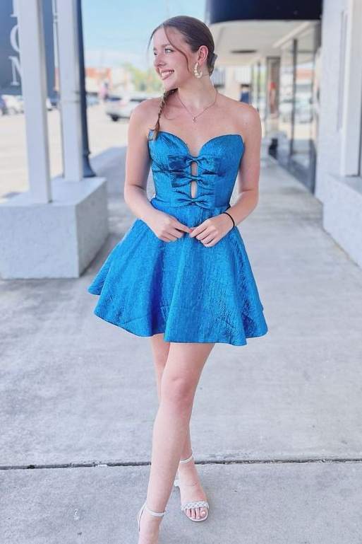 Purple Strapless A-line Short Homecoming Dress with Bow