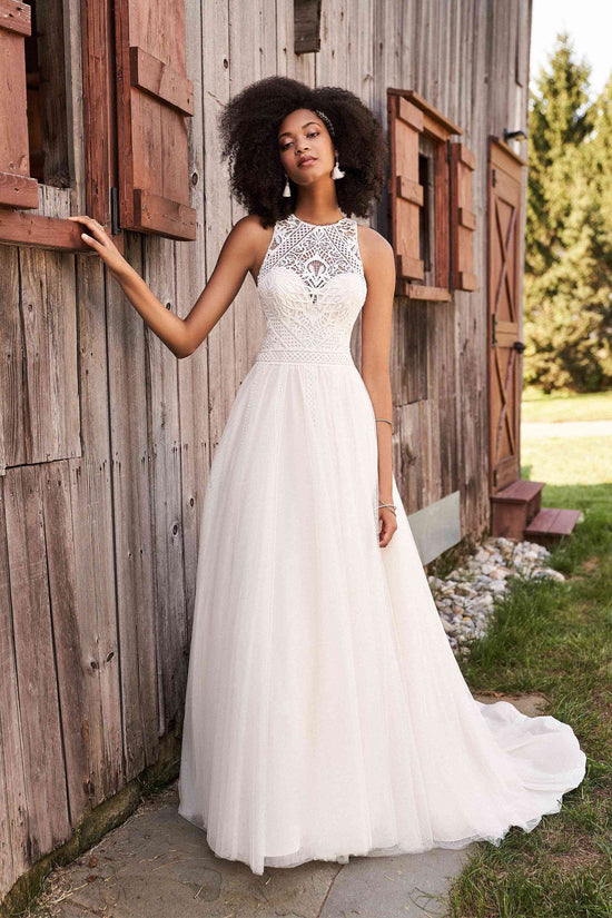 Chic Tulle A-Line Round Sleeveless Lace Boho Wedding Dress