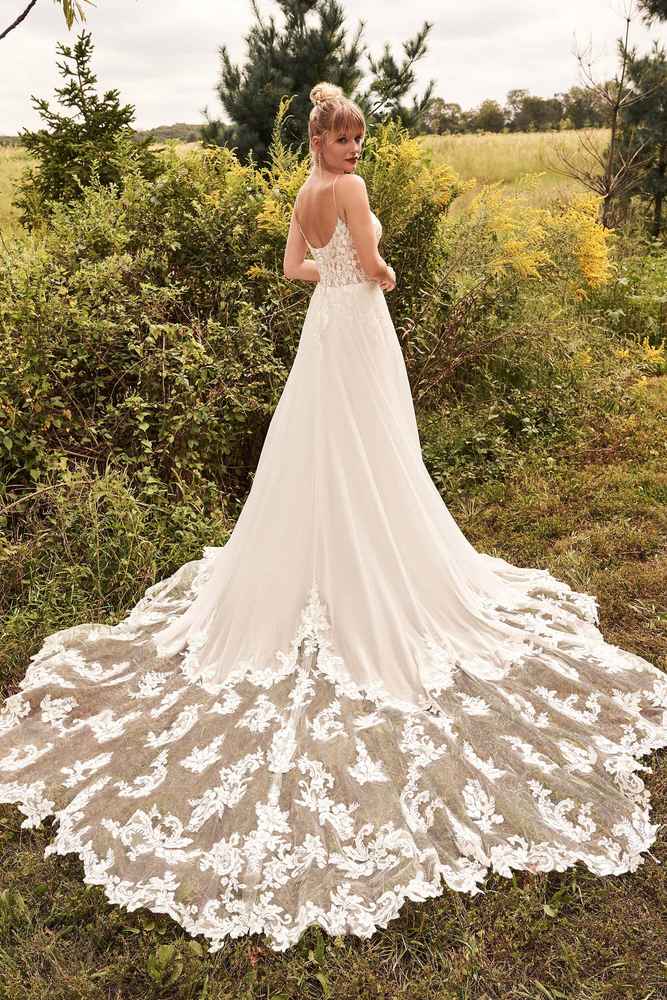 Sexy Satin A-Line Bateau Sleeveless Appliques With Lace Train Wedding Dress