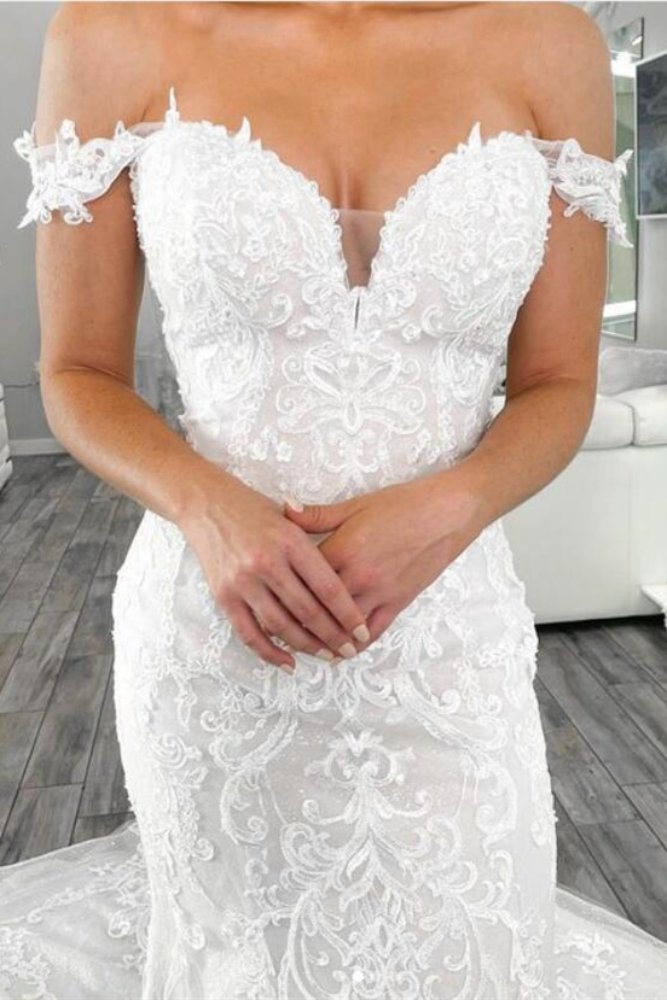 White Strapless Lace Mermaid Wedding Dress with Train