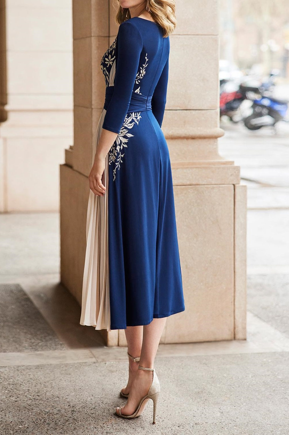 A-Line Scoop Empire Appliques Satin Mother Of Brides Dress Movousdress A-Line Scoop Empire Appliques Satin Mother Of Brides Dress Movousdress