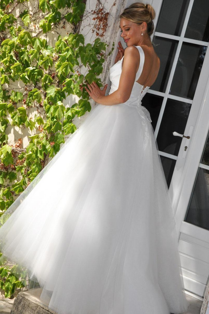 A-Line Sweetheart Spaghetti Straps Ruched Two Tone Wedding Dress