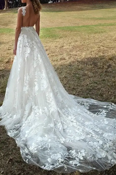 A-Line V-Neck Sleeveless Backless Lace Appliques Wedding Dress