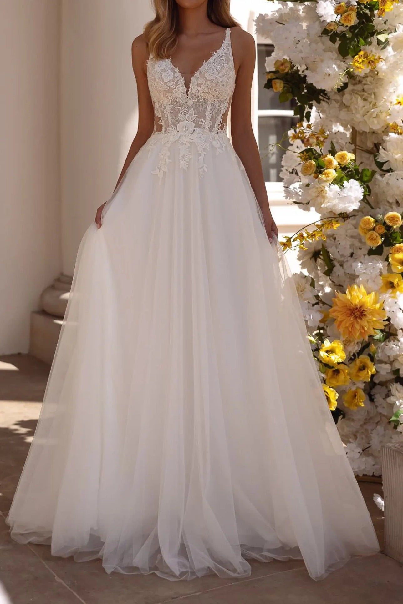 A-Line V-Neck Sleeveless Empire Lace Appliques Tulle Wedding Dress