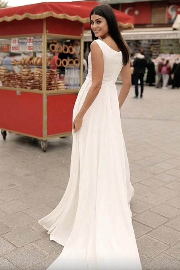 Casual Satin A-Line Bateau Sleeveless Empire Wedding Dress