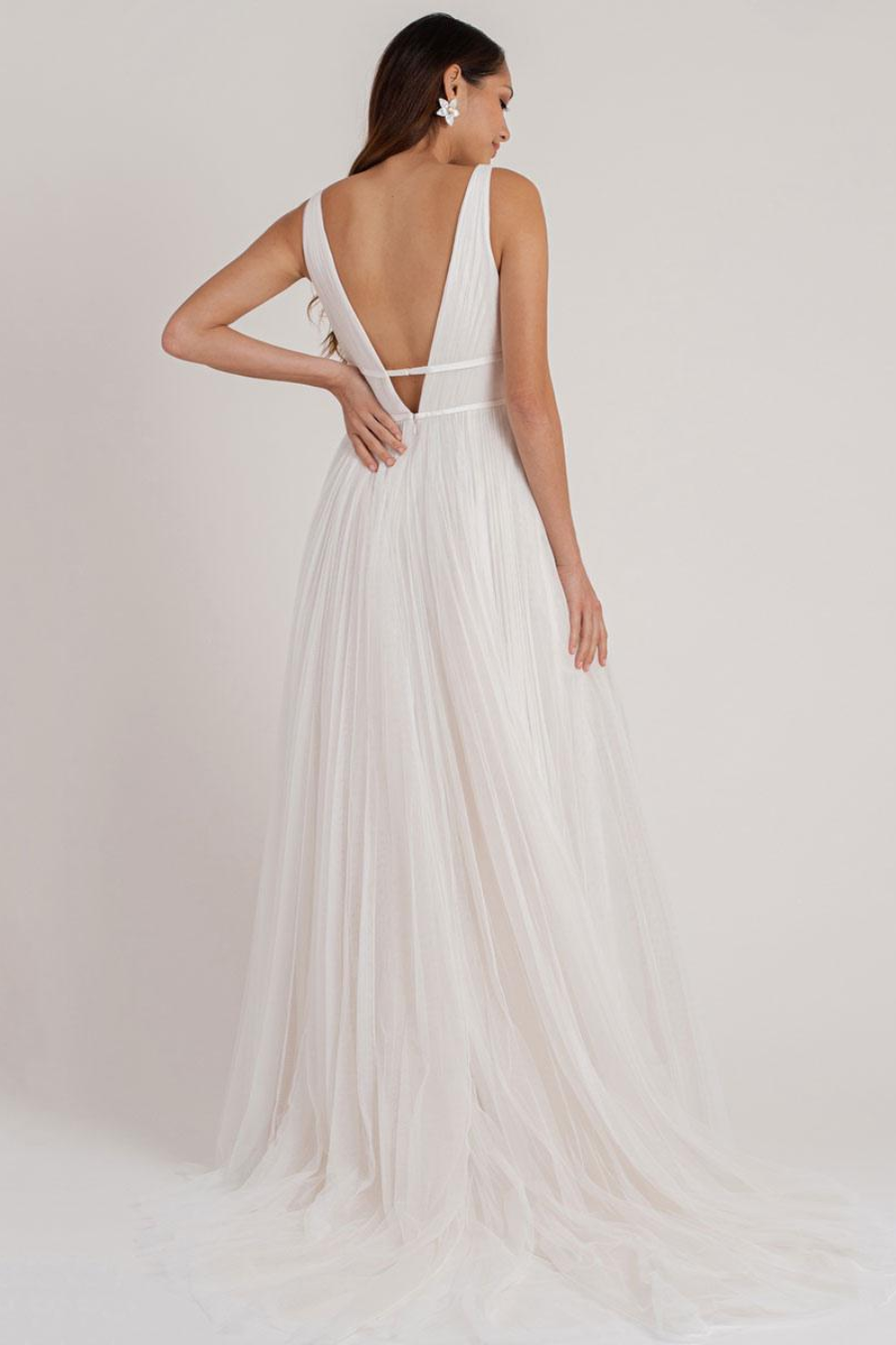 Casual Tulle A-Line Sheer Scoop Open Back Long Wedding Dress