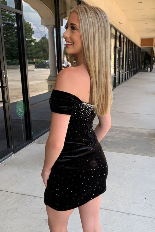 Chic Off-Shoulder Beaded Glitter Velvet Homecoming Dress