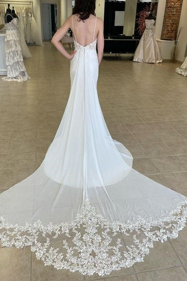 V-Neck Spaghetti Straps Two Tone Wedding Dress With Train