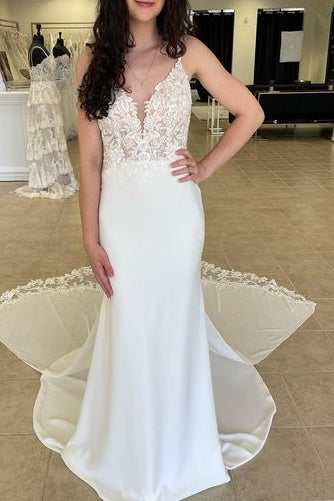 V-Neck Spaghetti Straps Two Tone Wedding Dress With Train