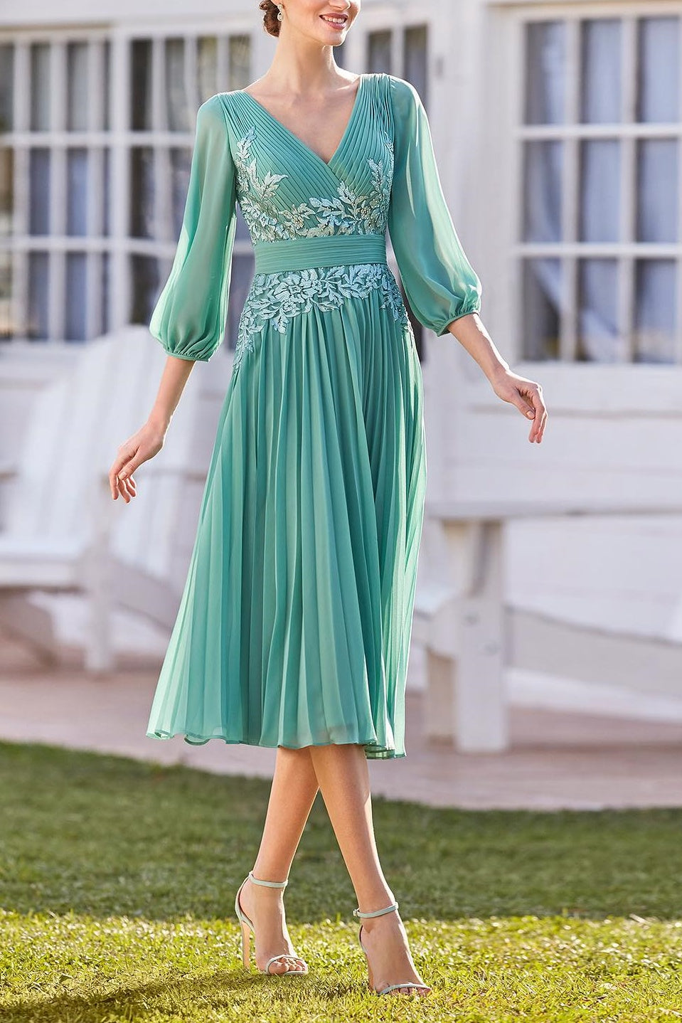 Chiffon A-Line V-Neck Quarter Sleeves Appliques Mother Of Brides Dress