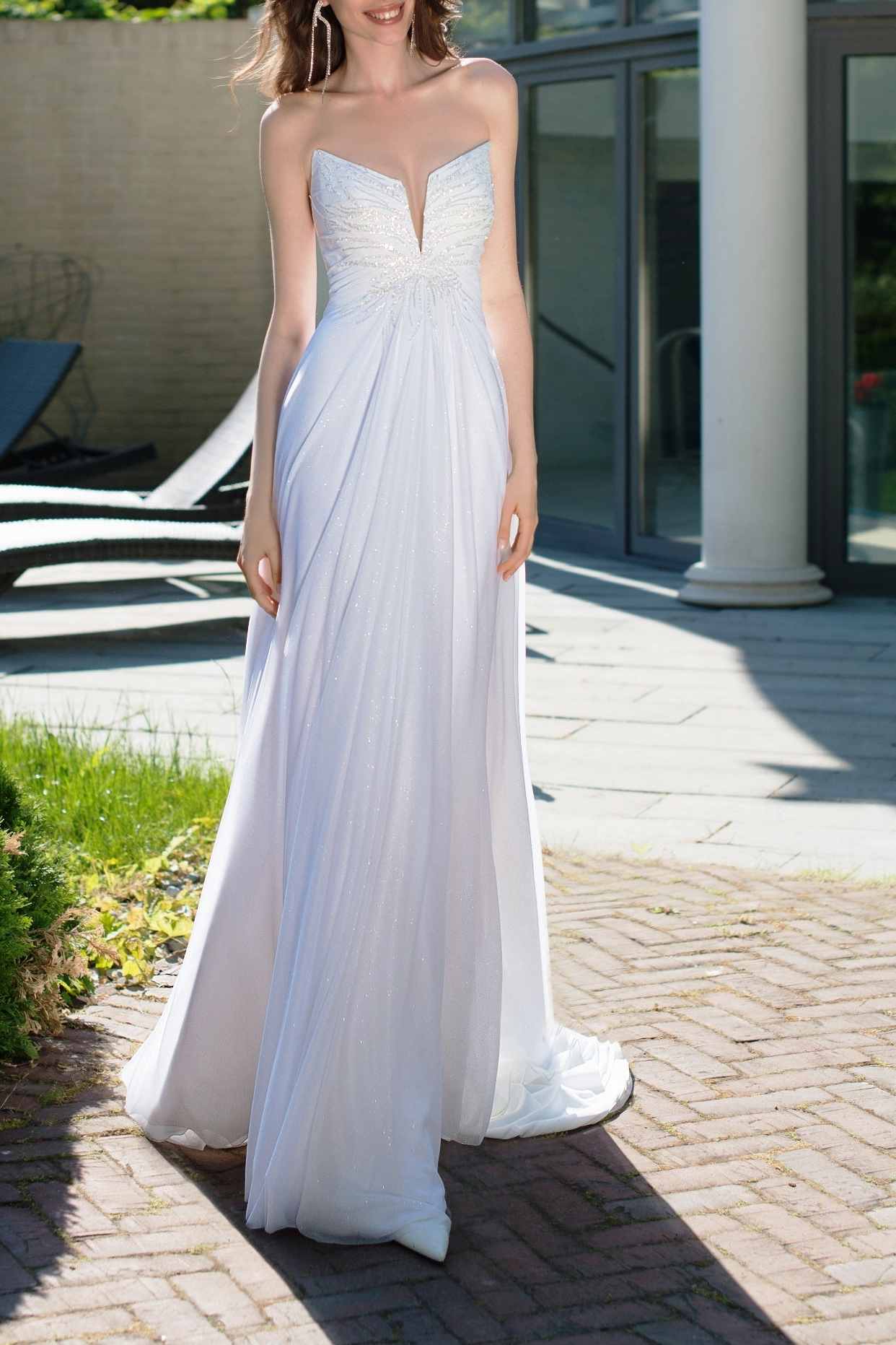 Chiffon A-Line V-Neck Sleeveless Appliques Wedding Dress