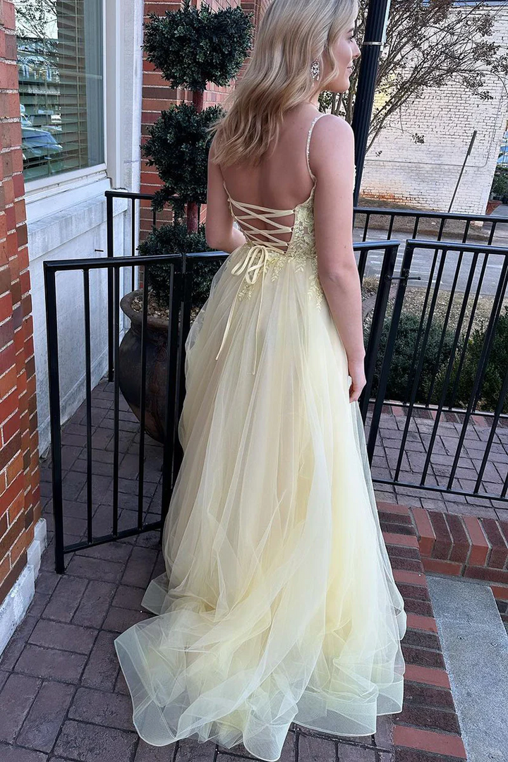 Tulle A-Line V-Neck Spaghetti Straps Appliques Long Prom Dress