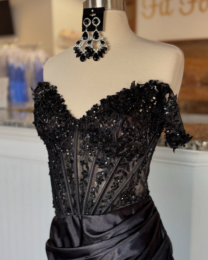 Elegant Black Off-Shoulder Two Tone Empire Party Prom Dress