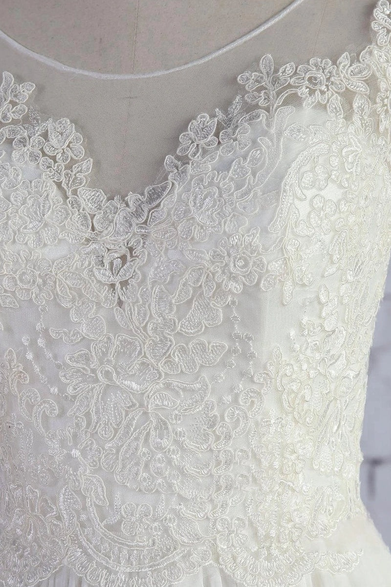 A-Line Scoop Sleeveless Lace Appliques Long Wedding Dress