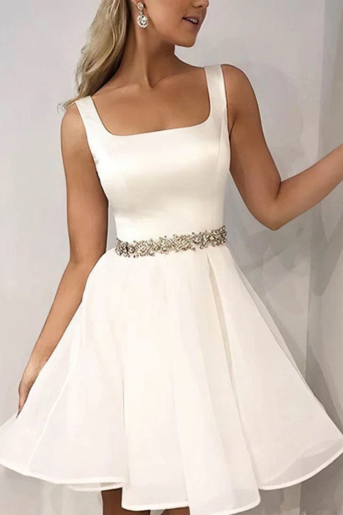 Elegant Tulle A-Line Square Sleeveless Beaded Homecoming Dress