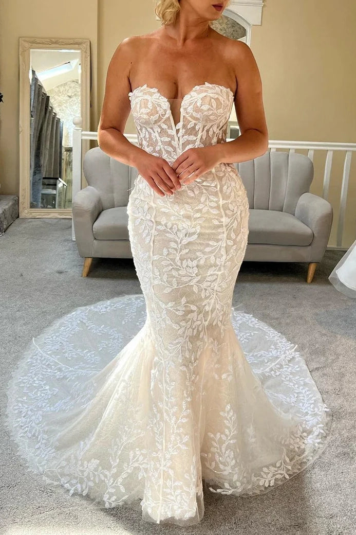 Mermaid Lace Wedding Dress With Sweetheart Strapless