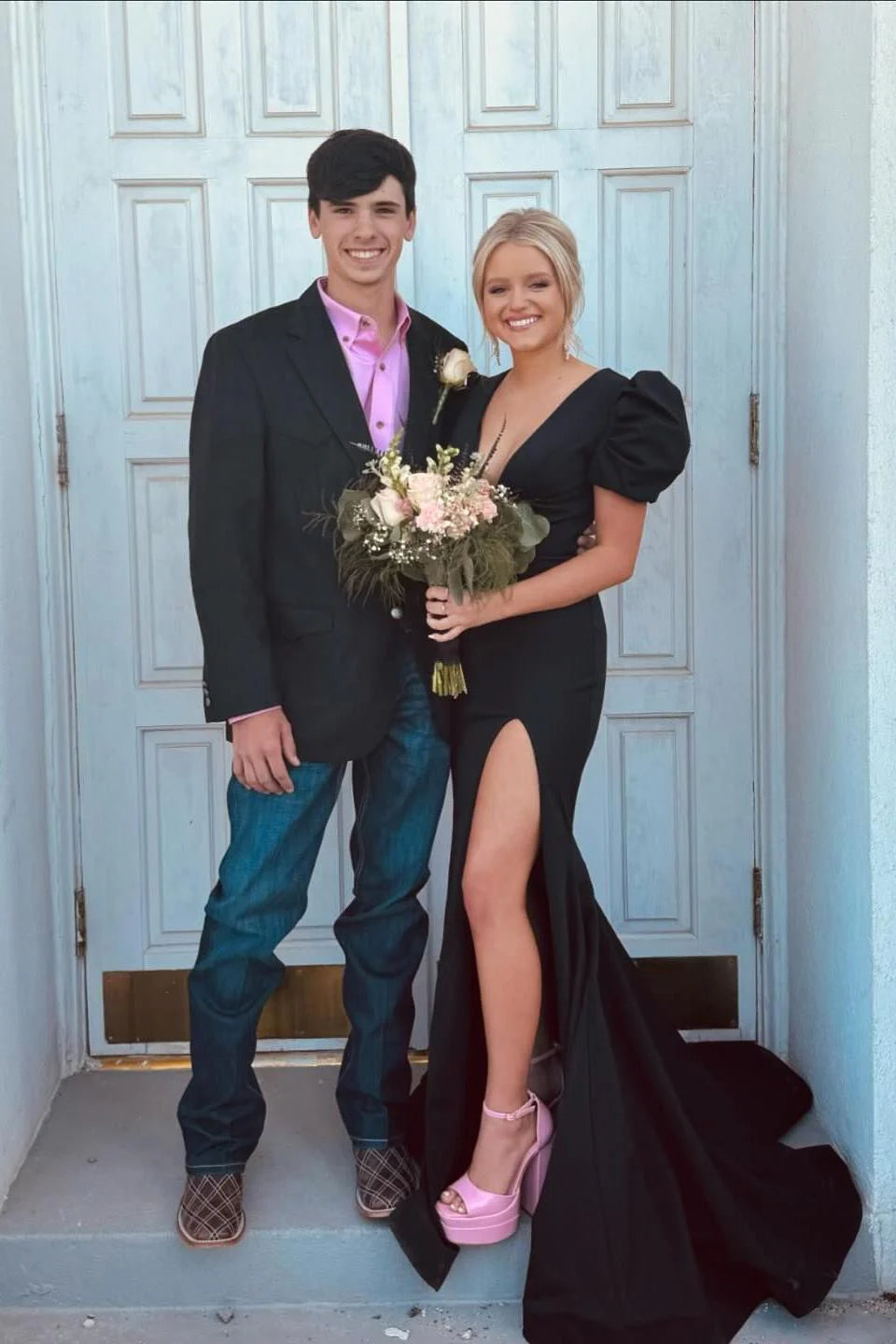 Mermaid Satin V-Neck Short Sleeves Prom Dress With Slit