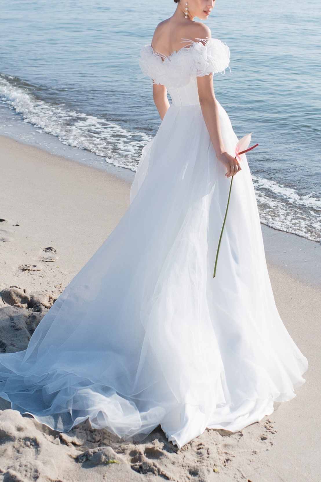 Off-Shoulder Tulle A-Line Sleeveless Empire Summer Wedding Dress