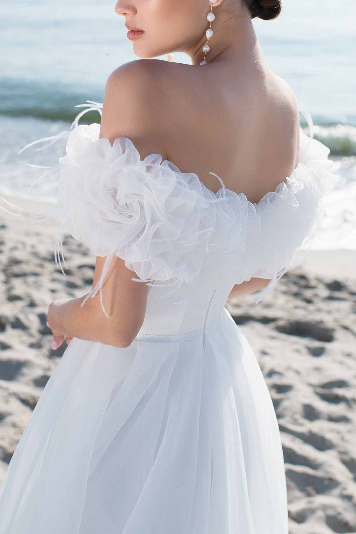 Off-Shoulder Tulle A-Line Sleeveless Empire Summer Wedding Dress