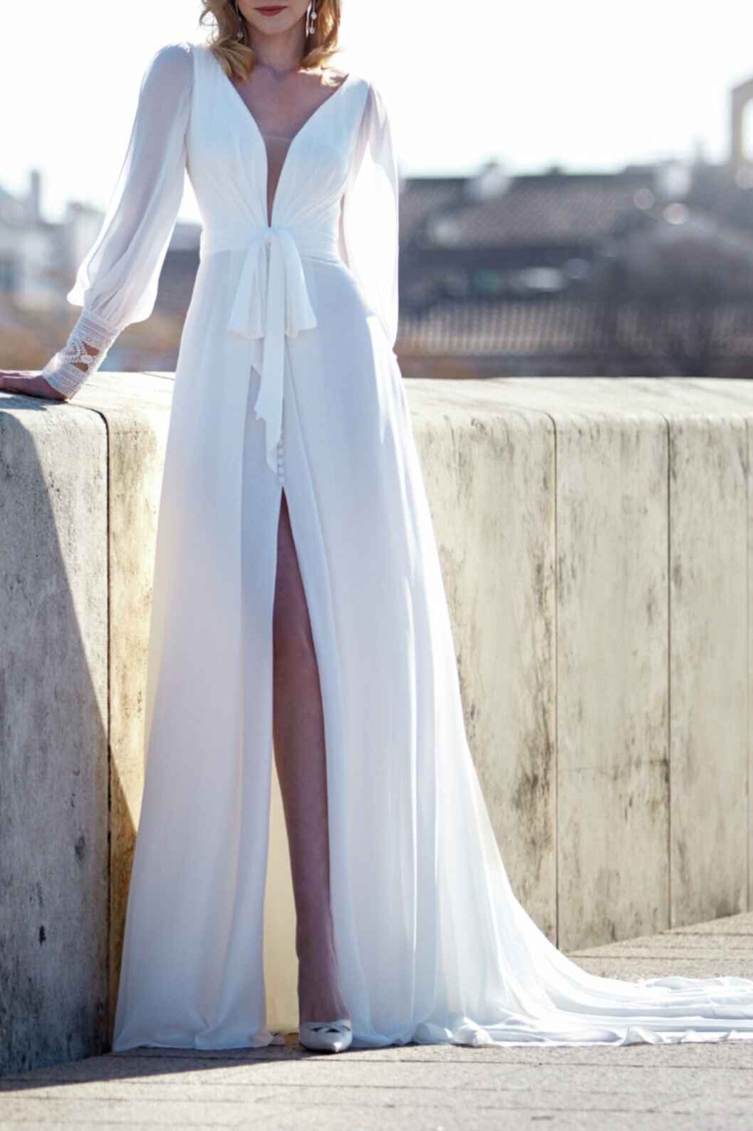 Chic Chiffon A-Line V-Neck Long Sleeves With Train Wedding Dress