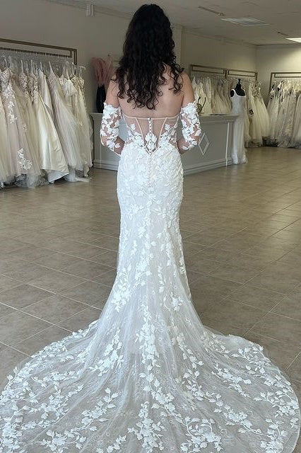 Sexy Fitted Off-Shoulder Wedding Dress With Train And Long Sleeves